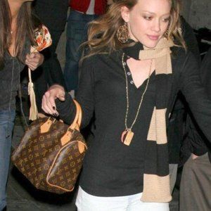 Authentic LOUIS VUITTON Monogram speedy 25…